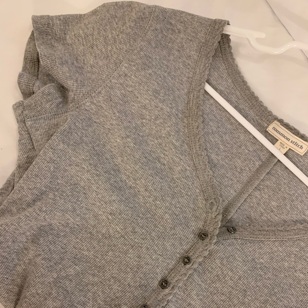Gray buttoned Tee